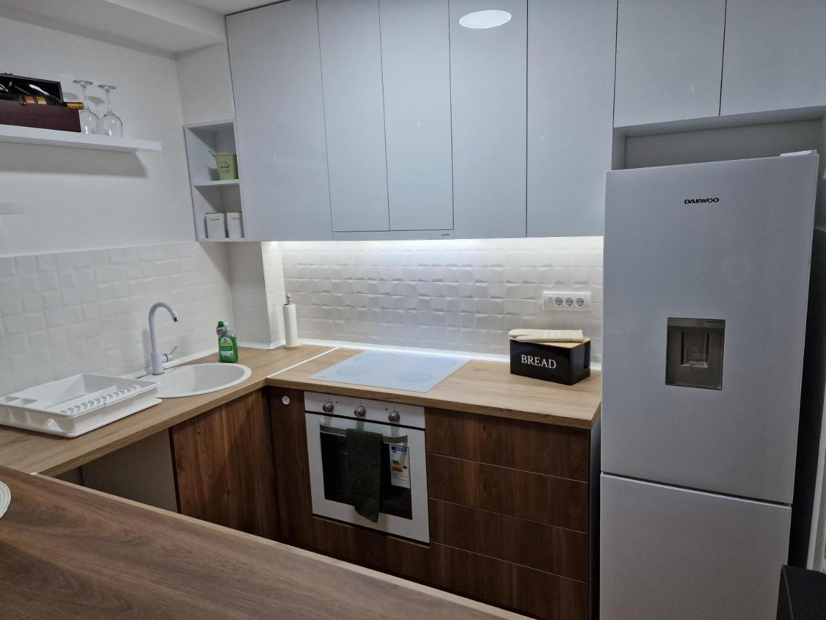 Centar Lux Appartement Nova Pazova Buitenkant foto