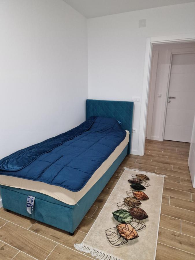 Centar Lux Appartement Nova Pazova Buitenkant foto